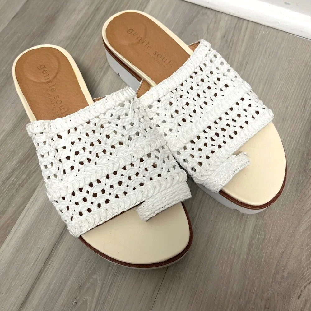 Gentle Souls Sandals Women's‎ 9.5 Lavern White Woven Crochet Platform Slide